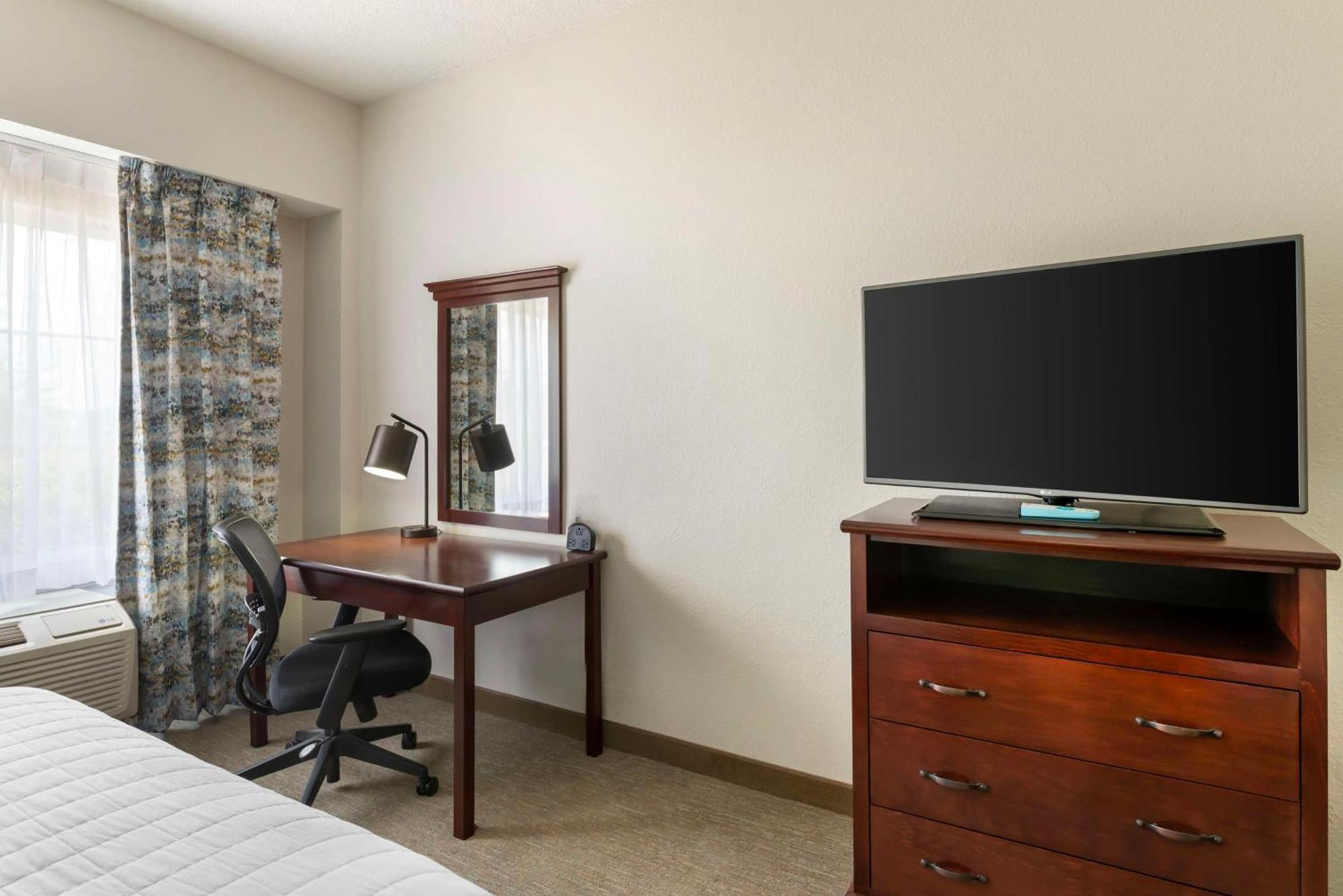 Best Western Plus Crossroads Inn & Suites Zion Crossroads Екстер'єр фото