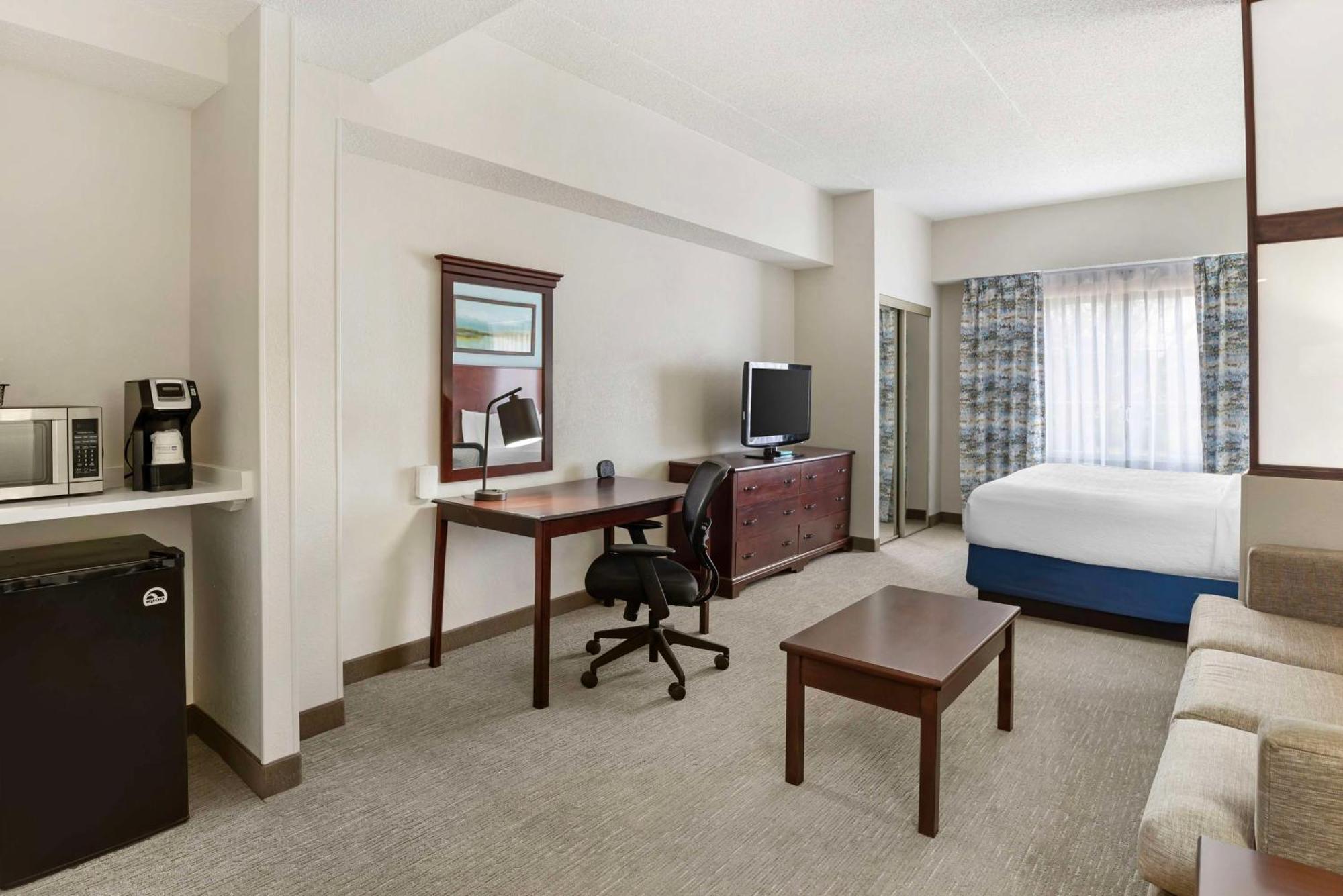 Best Western Plus Crossroads Inn & Suites Zion Crossroads Екстер'єр фото
