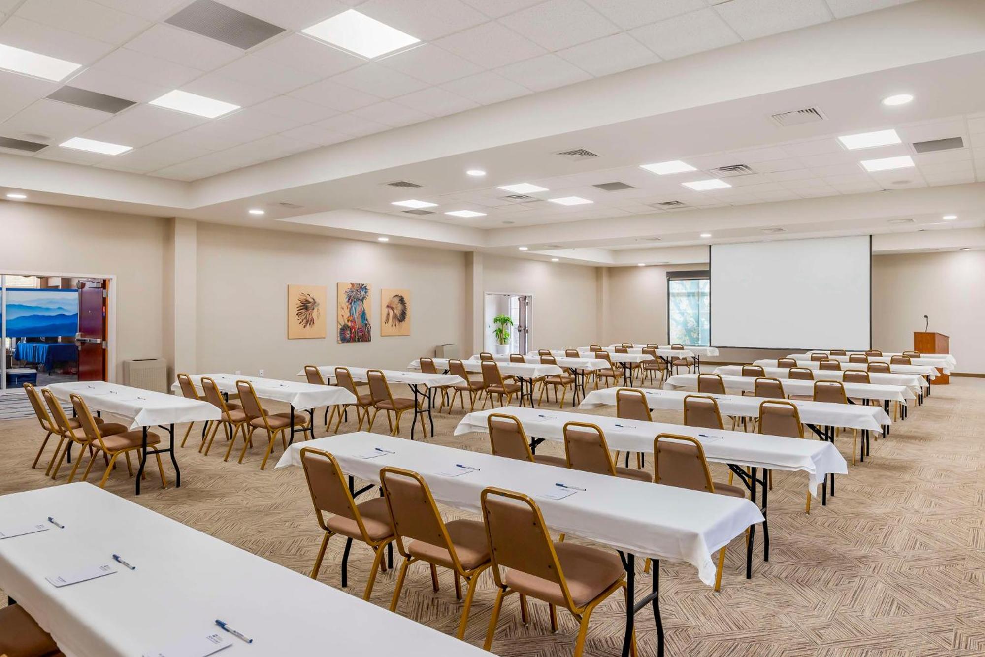 Best Western Plus Crossroads Inn & Suites Zion Crossroads Екстер'єр фото