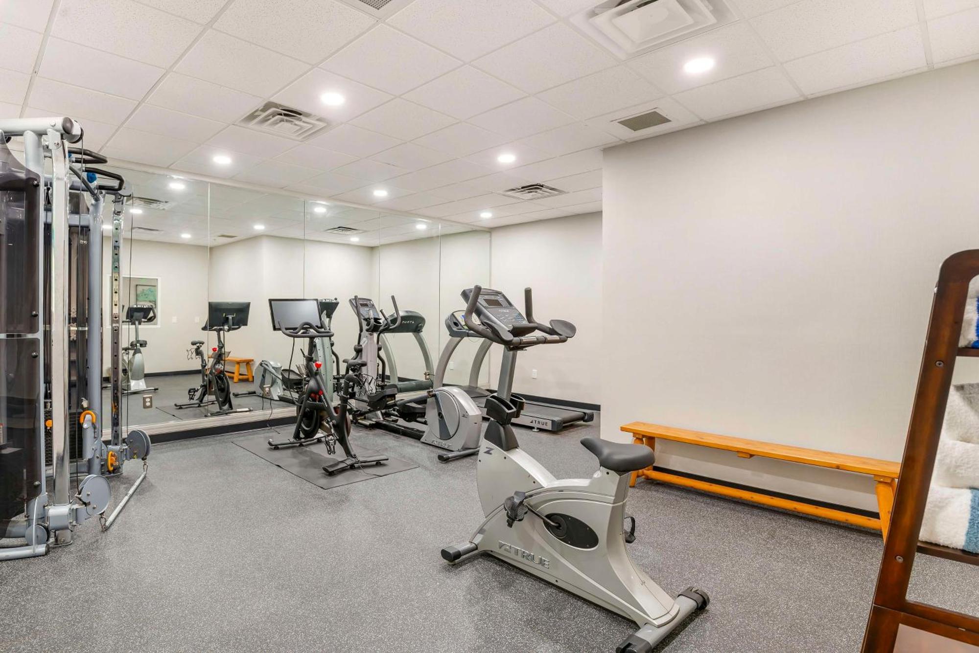 Best Western Plus Crossroads Inn & Suites Zion Crossroads Екстер'єр фото