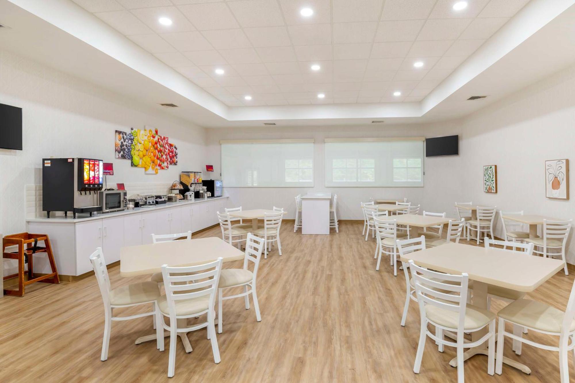 Best Western Plus Crossroads Inn & Suites Zion Crossroads Екстер'єр фото