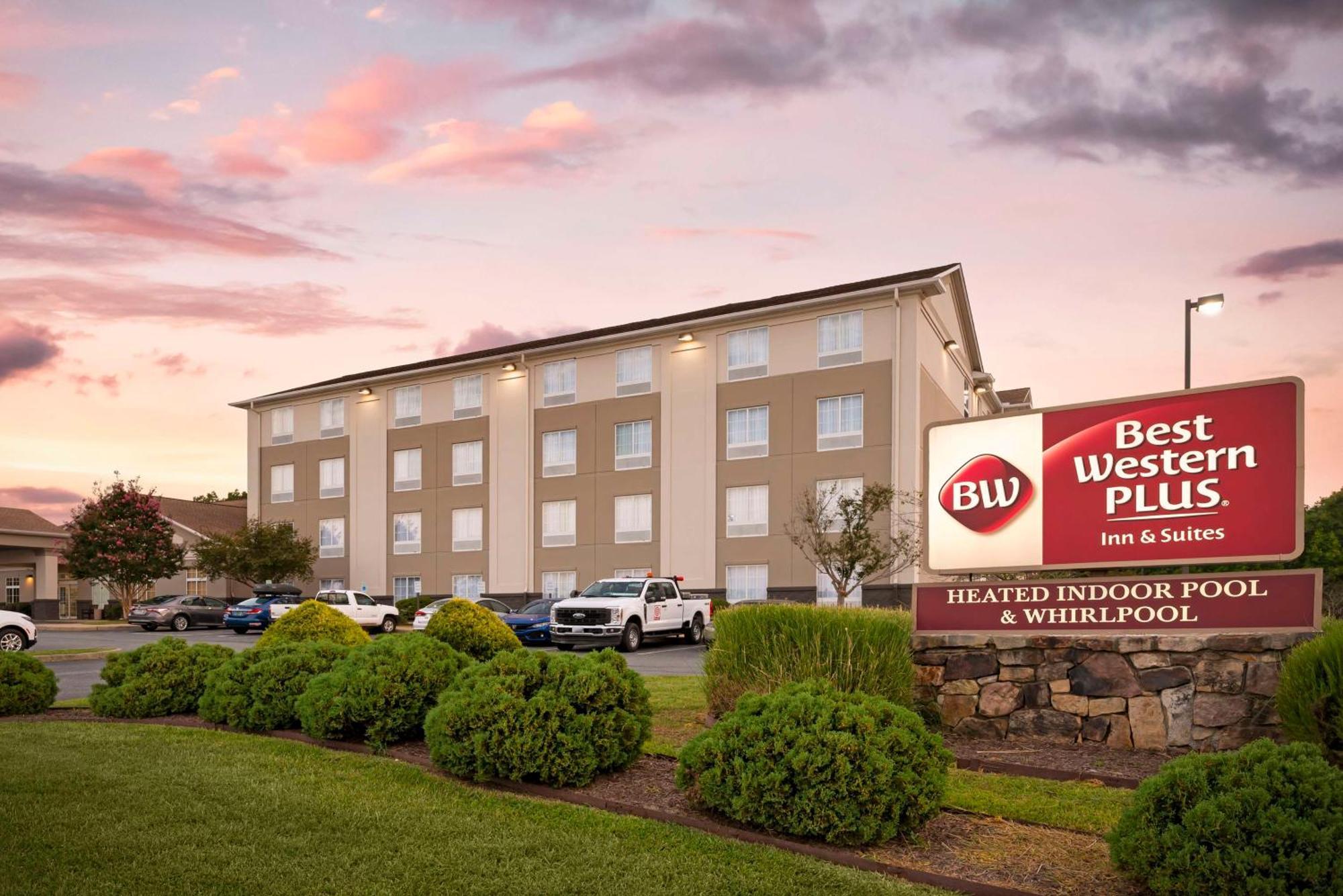 Best Western Plus Crossroads Inn & Suites Zion Crossroads Екстер'єр фото